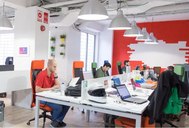 Puesto de coworking en María de Molina